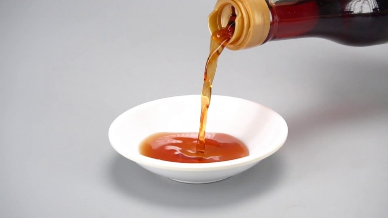 Nước mắm công nghiệp thích hợp để tẩm ướp hoặc chấm các món nem