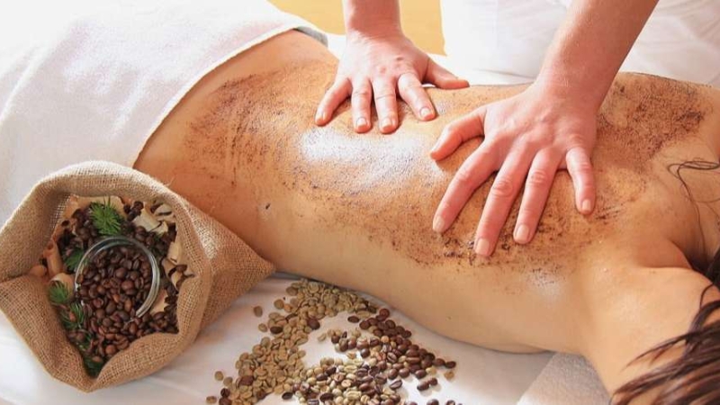 Tẩy tế b&agrave;o chết gi&uacute;p da hấp thụ dưỡng chất tốt hơn