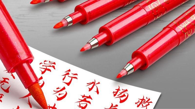 B&uacute;t l&ocirc;ng mềm cho mực ra đều, hạn chế lem nh&ograve;e, gi&uacute;p n&eacute;t vẽ lu&ocirc;n sắc n&eacute;t