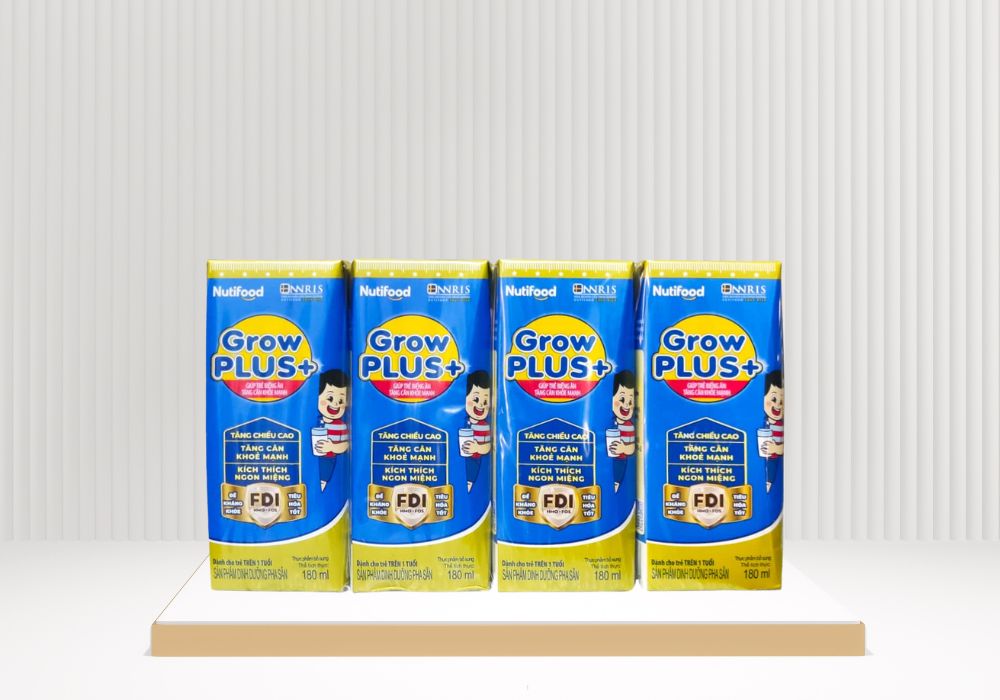 Sữa bột pha sẵn Nutifood GrowPLUS màu xanh