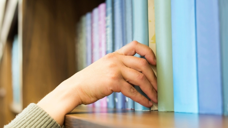 Chọn sách Luật Nhà nước theo mục đích, ưu tiên bản mới, NXB uy tín và nội dung dễ tra cứu