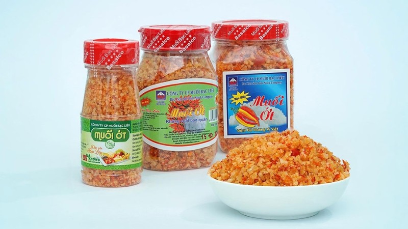 Muối &ndash; Gia vị cơ bản gi&uacute;p c&acirc;n bằng v&agrave; l&agrave;m nổi bật hương vị m&oacute;n ăn.