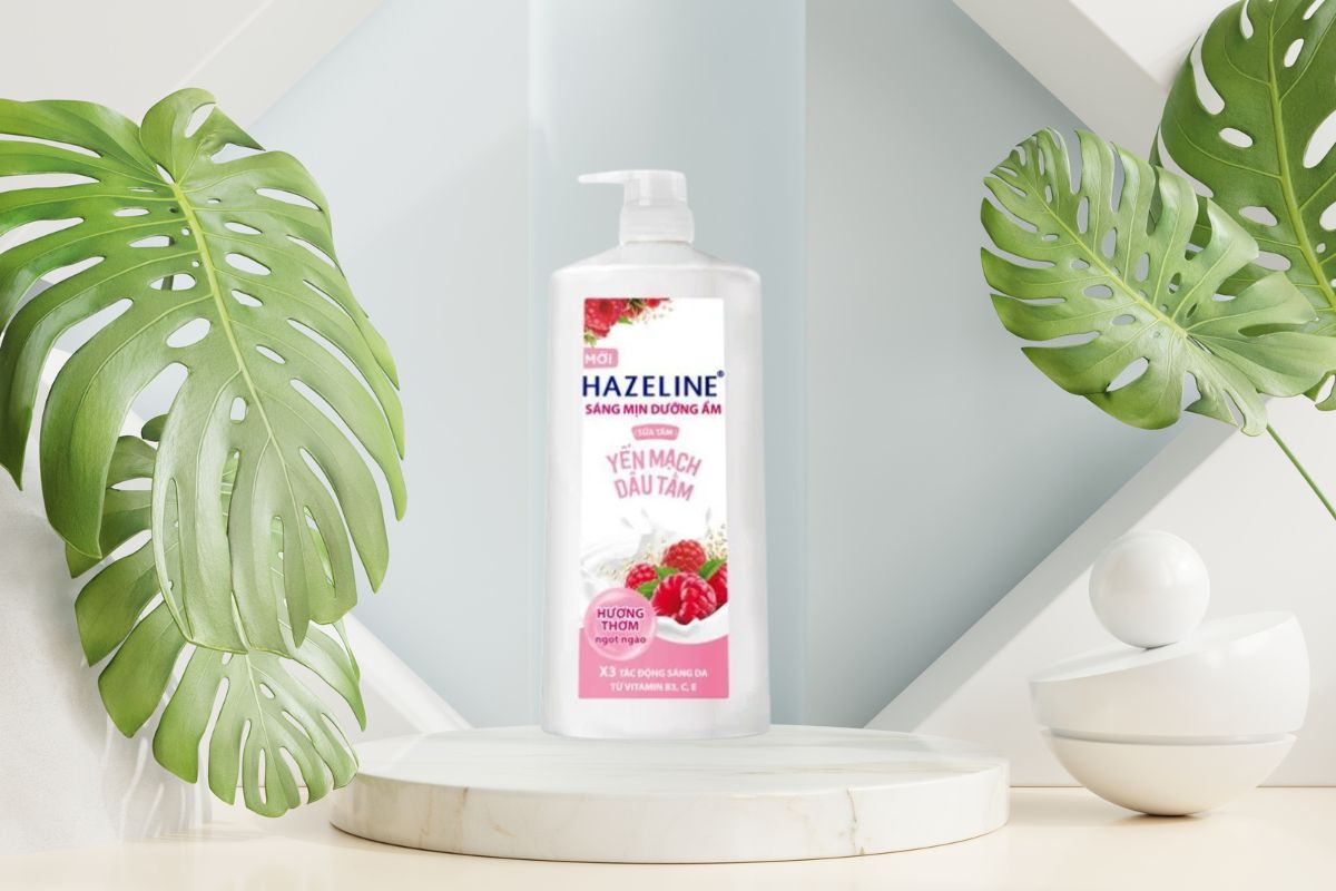 Sữa tắm Hazeline yến mạch dâu tằm