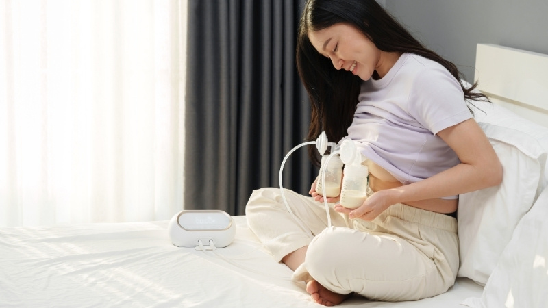 Chọn máy hút sữa êm ái, lực hút phù hợp, phễu vừa vặn và chất liệu an toàn cho mẹ