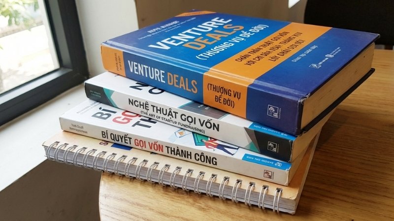 Những t&aacute;c giả, s&aacute;ch huy động vốn uy t&iacute;n gi&uacute;p founder hiểu r&otilde; gọi vốn, đ&agrave;m ph&aacute;n v&agrave; t&agrave;i ch&iacute;nh