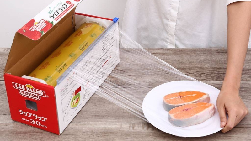 M&agrave;ng bọc thực phẩm gi&uacute;p bảo quản thức ăn tươi ngon v&agrave; hạn chế vi khuẩn x&acirc;m nhập