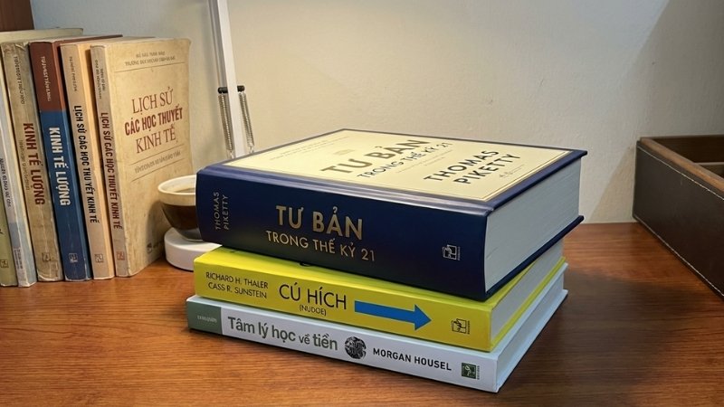 C&uacute; h&iacute;ch (Nudge) cho thấy t&aacute;c động nhỏ c&oacute; thể thay đổi h&agrave;nh vi con người theo hướng t&iacute;ch cực