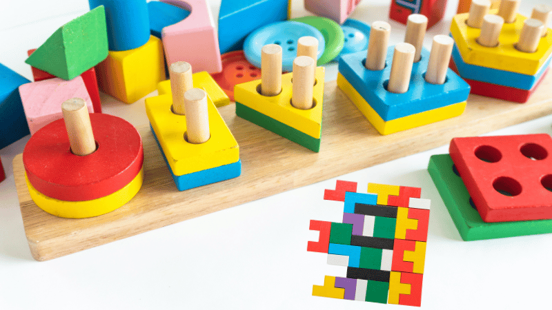 Tranh ghép và xếp khối gỗ phát triển tư duy cho trẻ