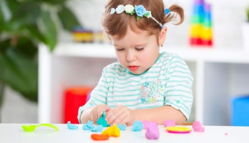 Bột nặn cho b&eacute;, hỗ trợ ph&aacute;t triển tư duy v&agrave; khả năng s&aacute;ng tạo