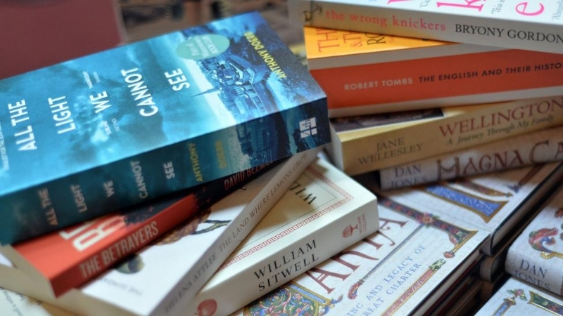 Cánh cửa bước vào thế giới kỳ ảo với hàng ngàn tựa Light Novel hấp dẫn