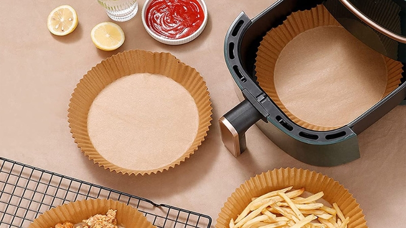 giấy nến - giấy chống d&iacute;nh gi&uacute;p thực phẩm kh&ocirc;ng bị d&iacute;nh khi nướng hoặc chế biến.