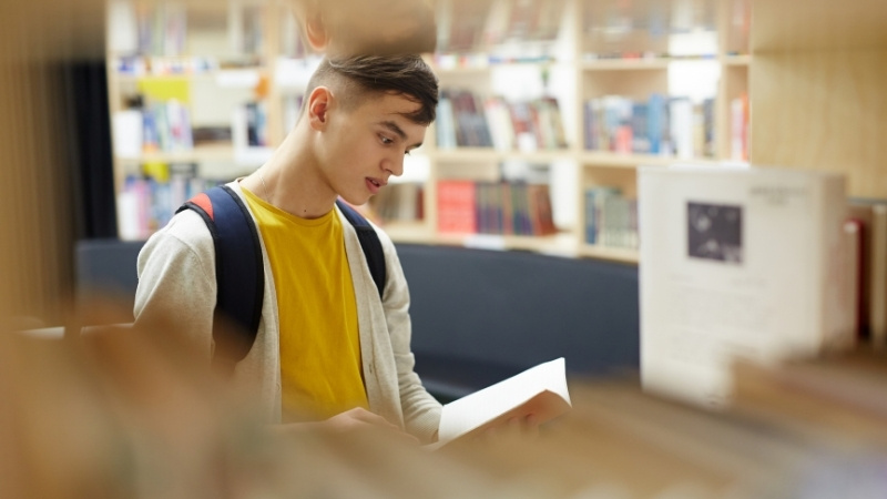 Tiki c&oacute; s&aacute;ch lịch sử t&agrave;i ch&iacute;nh, t&acirc;m l&yacute; tiền bạc, fintech đến hồi k&yacute; t&agrave;i phiệt, mở rộng g&oacute;c nh&igrave;n đa chiều