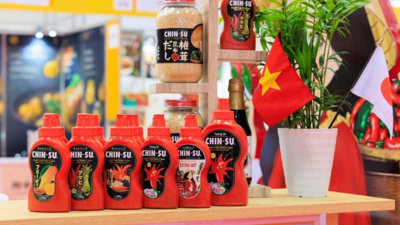 Tương Ớt &ndash; Ph&ugrave; hợp d&ugrave;ng k&egrave;m đồ chi&ecirc;n, nướng v&agrave; thức ăn nhanh.