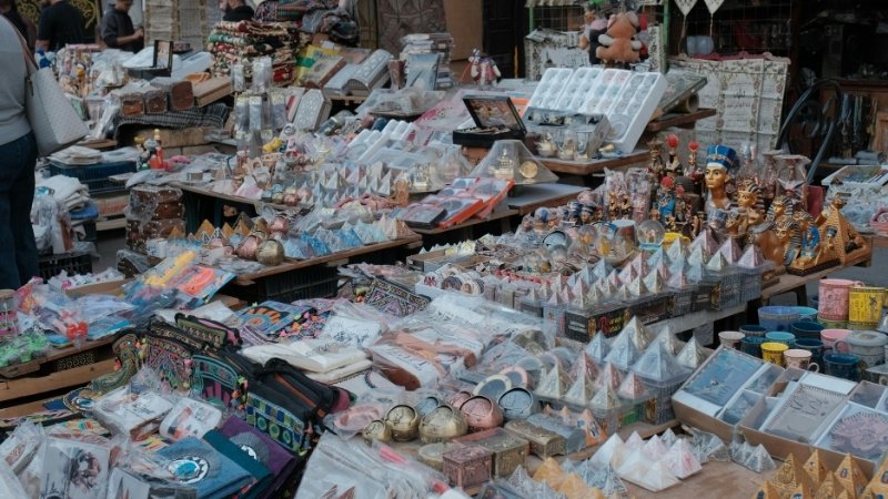 Quà lưu niệm tại nhà sách Tiki đa dạng, xinh xắn, phù hợp làm quà tặng