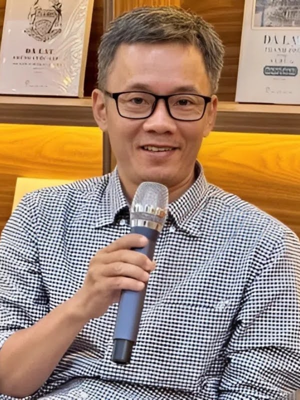 Tác giả Nguyễn Vĩnh Nguyên