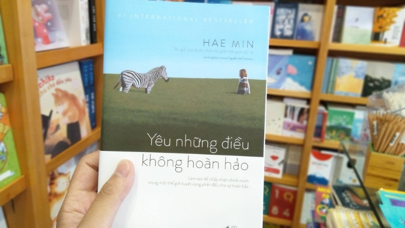 Yêu những điều không hoàn hảo xoa dịu áp lực, giúp yêu thương bản thân hơn trong cuộc sống hiện đại