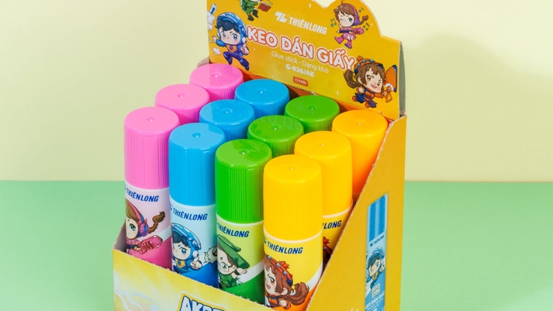 Keo hồ khô có thiết kế dạng thỏi tiện lợi, dễ sử dụng