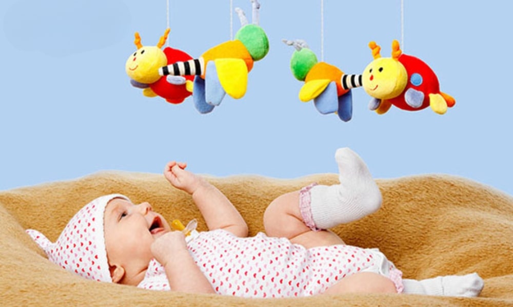 Trẻ sơ sinh ngay tháng đầu đã có thể chơi trò chơi