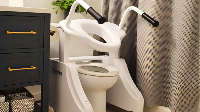 Bệ nâng ngồi bồn cầu an toàn cho người già giúp giảm áp lực khớp gối khi đi vệ sinh