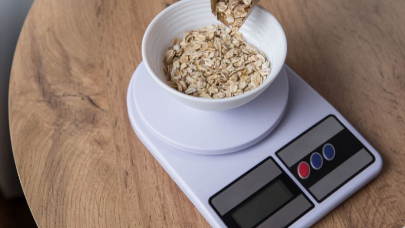 C&acirc;n nh&agrave; bếp gi&uacute;p định lượng nguy&ecirc;n liệu ch&iacute;nh x&aacute;c kiểm so&aacute;t calo v&agrave; hỗ trợ nấu ăn hiệu quả