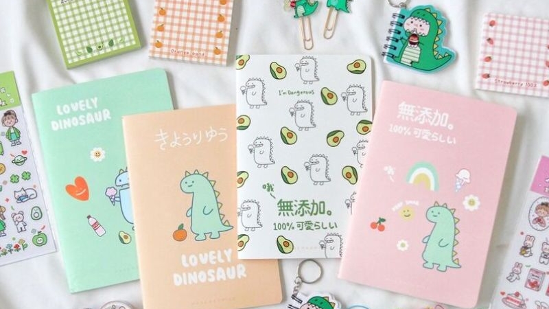 Bao giấy trong gi&uacute;p chống thấm nhẹ, hạn chế ẩm mốc cho tập vở