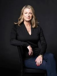 Tác giả Kristin Hannah