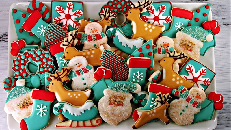 Nh&oacute;m Trang tr&iacute; để chiếc b&aacute;nh th&ecirc;m phần bắt mắt