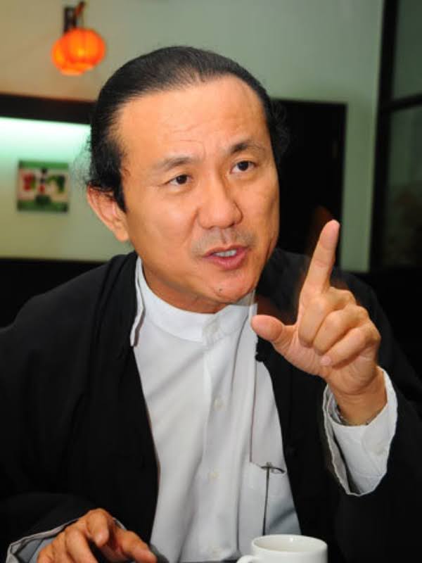 T&aacute;c giả Vikrom Kromadit