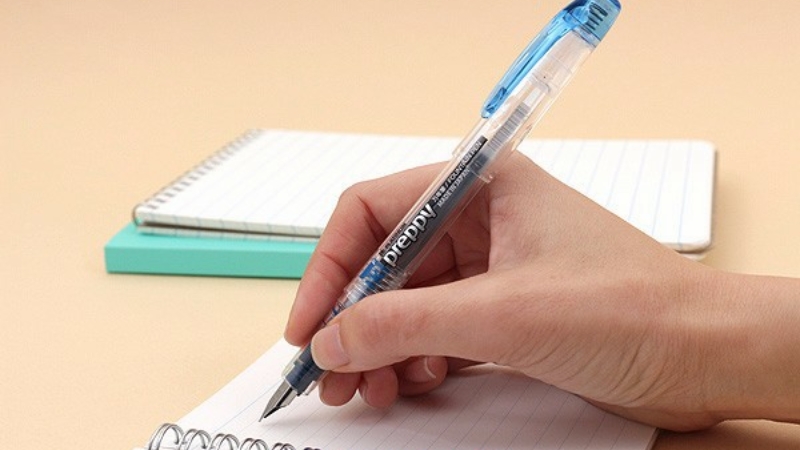 B&uacute;t m&aacute;y bơm mực gi&uacute;p tiết kiệm chi ph&iacute; nhờ c&oacute; thể t&aacute;i sử dụng nhiều lần