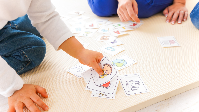 Thẻ flashcard hỗ trợ b&eacute; l&agrave;m quen ng&ocirc;n ngữ sớm