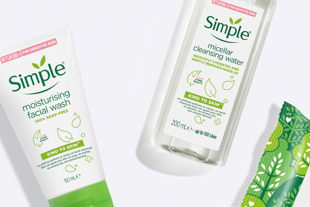 Sữa rửa mặt Simple cho da dầu mụn Review