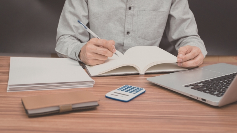 Học đi đ&ocirc;i với h&agrave;nh: Ứng dụng tư duy s&aacute;ch ngoại văn v&agrave;o thực chiến