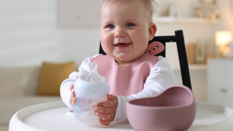 Chuẩn bị đồ ăn dặm, vệ sinh an to&agrave;n v&agrave; dụng cụ y tế gi&uacute;p ba mẹ chăm s&oacute;c b&eacute; to&agrave;n diện