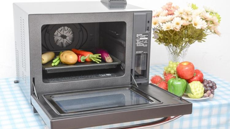 L&ograve; vi s&oacute;ng hơi nước gi&uacute;p m&oacute;n ăn mềm ẩm tự nhi&ecirc;n