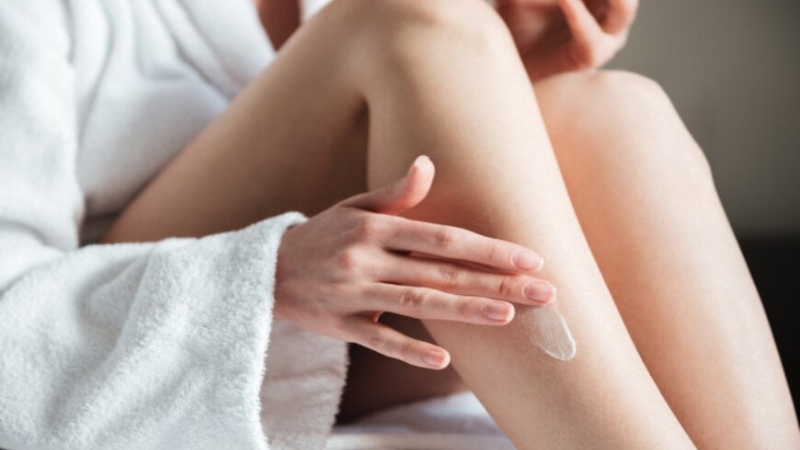 Dưỡng thể gi&uacute;p cải thiện t&igrave;nh trạng da kh&ocirc; r&aacute;p