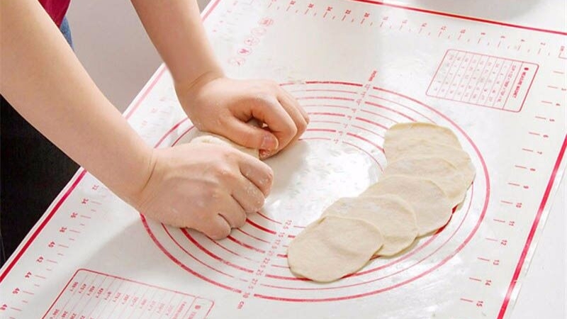 Thảm nướng bánh dễ vệ sinh, không bám mùi sau khi sử dụng