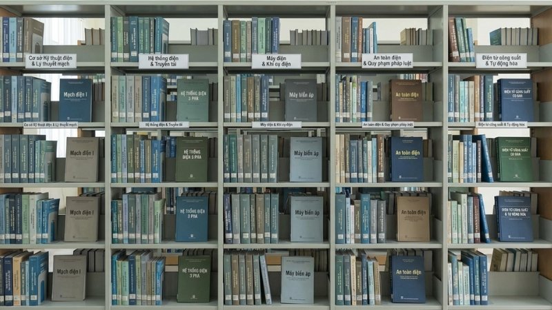 S&aacute;ch kỹ thuật điện tại Tiki gồm l&yacute; thuyết mạch, hệ thống điện, m&aacute;y điện, an to&agrave;n v&agrave; tự động h&oacute;a