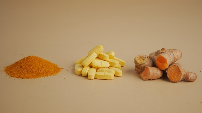 Chọn tinh bột nghệ chuẩn: Curcumin cao, đã tách dầu, màu tự nhiên, nguồn gốc rõ ràng