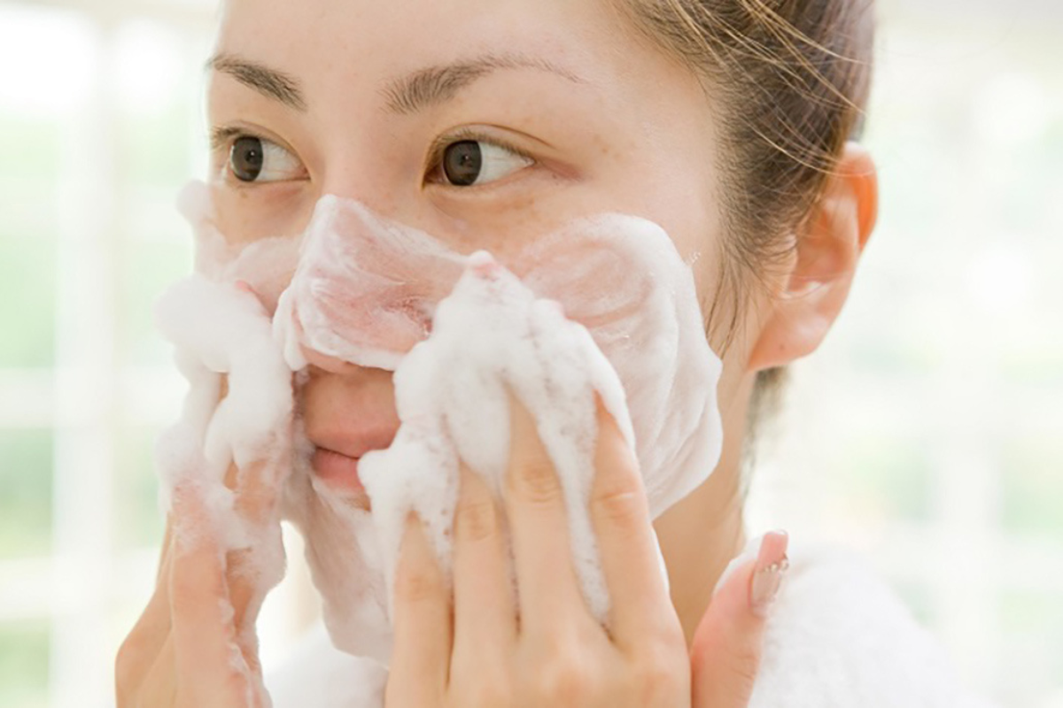 Công dụng của sữa rửa mặt