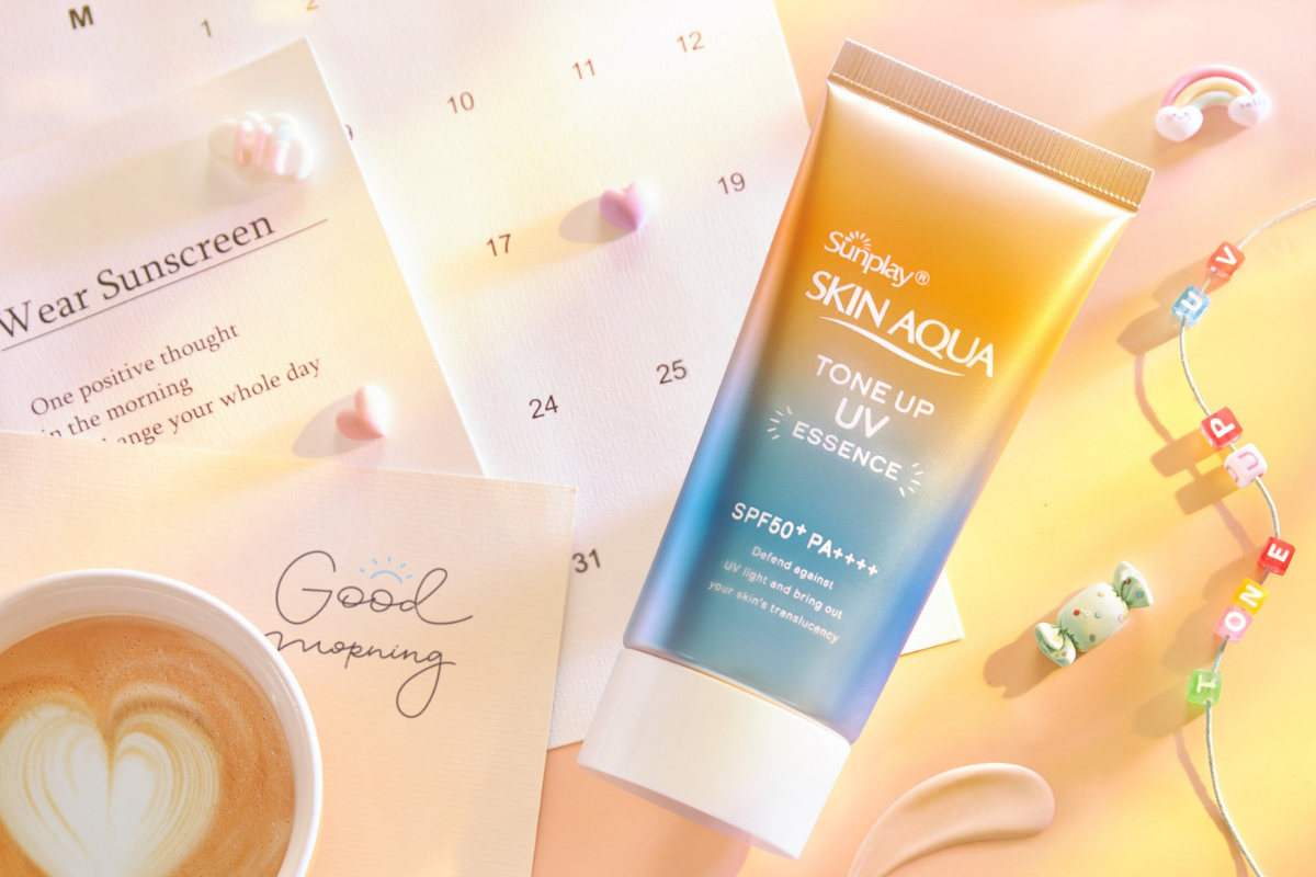 Kem chống nắng Skin Aqua Tone Up UV Essence Latte Beige