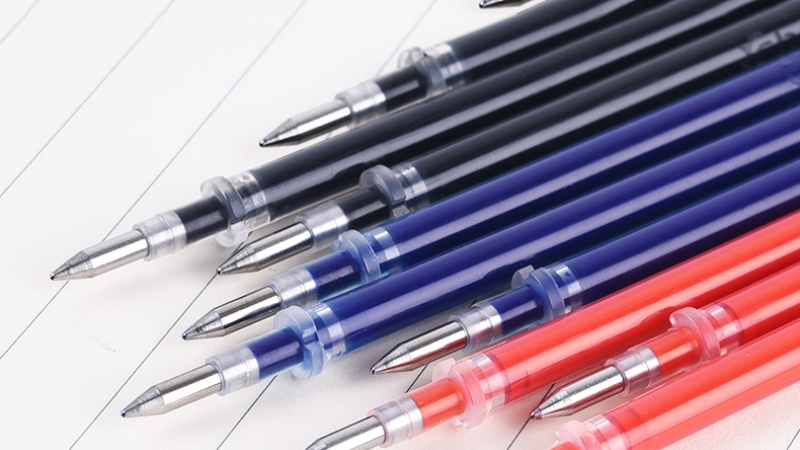 Ruột bút gel cho màu mực tươi sáng, rõ nét trên nhiều loại giấy.