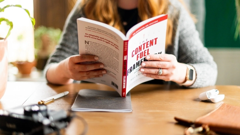 English Books tại nhà sách Tiki phong phú thể loại