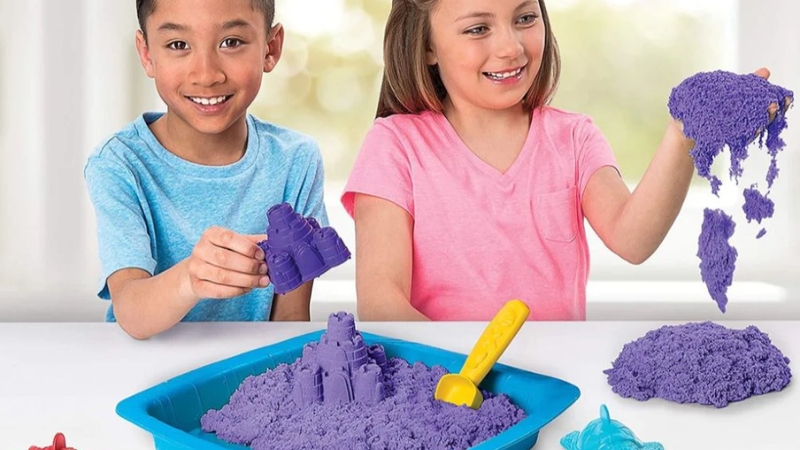 Cát nặn cho bé, mềm mịn và dễ tạo hình