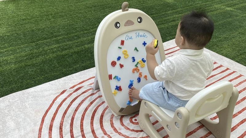 Bảng vẽ thiết kế tiện lợi, ph&ugrave; hợp cho trẻ em