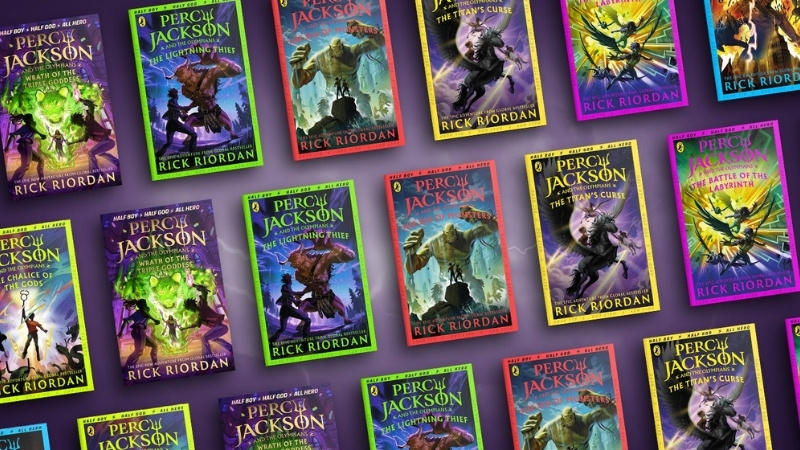 Bộ truyện phi&ecirc;u lưu giả tưởng lấy cảm hứng từ thần thoại Hy Lạp đ&atilde; chinh phục độc giả to&agrave;n cầu