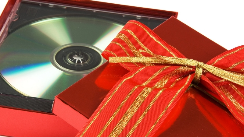 Lựa chọn c&aacute;c sản phẩm văn h&oacute;a phẩm như đĩa nhạc, album tuyển tập l&agrave;m qu&agrave; tặng