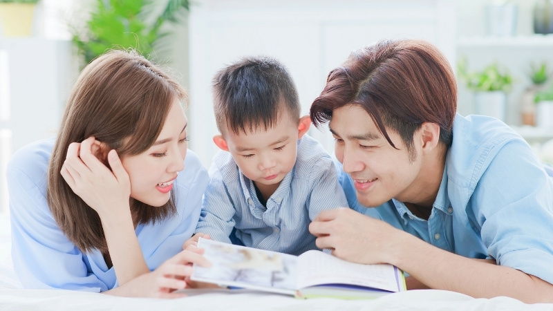 Chọn s&aacute;ch ph&ugrave; hợp với giai đoạn ph&aacute;t triển của con - Ch&igrave;a kh&oacute;a v&agrave;ng cho việc nu&ocirc;i dạy hiệu quả