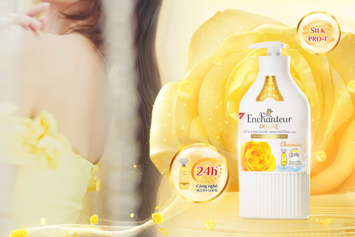 Sữa tắm hương Charming gi&uacute;p nu&ocirc;i dưỡng v&agrave; duy tr&igrave; độ ẩm cho l&agrave;n da