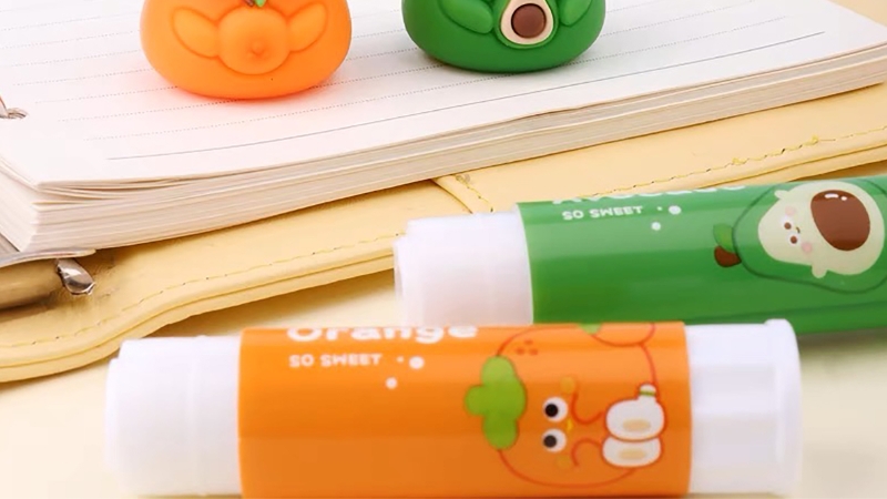 Keo hồ khô không gây lem, giữ tay và bề mặt luôn sạch sẽ