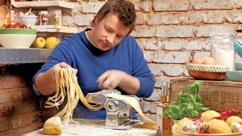 Ch&acirc;n dung t&aacute;c giả Jamie Oliver